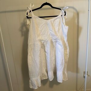 Old Navy White lined Sundress with pockets
